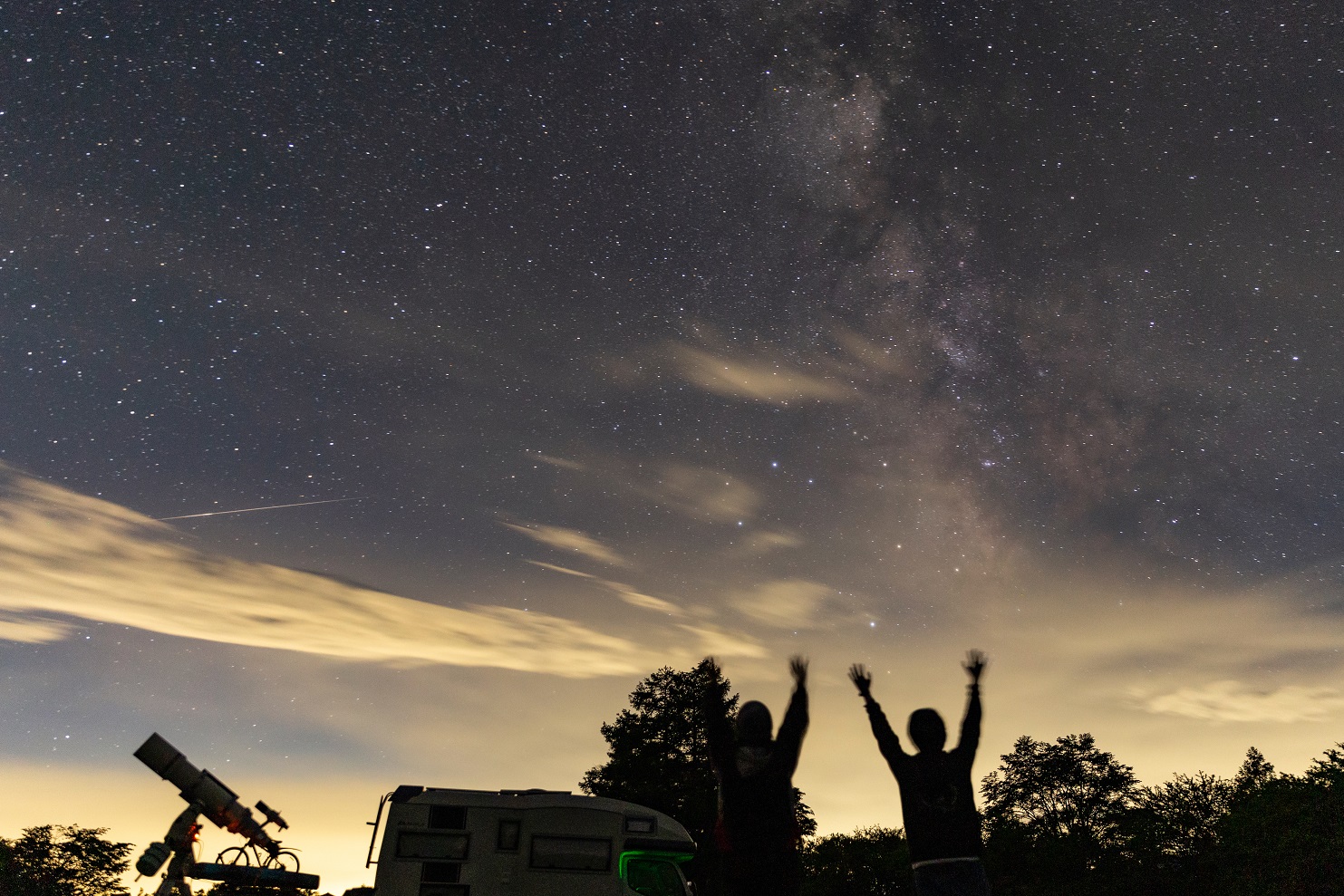同乗者と天の川を礼賛 写っている流星はゆっくり流れるのが見えました
